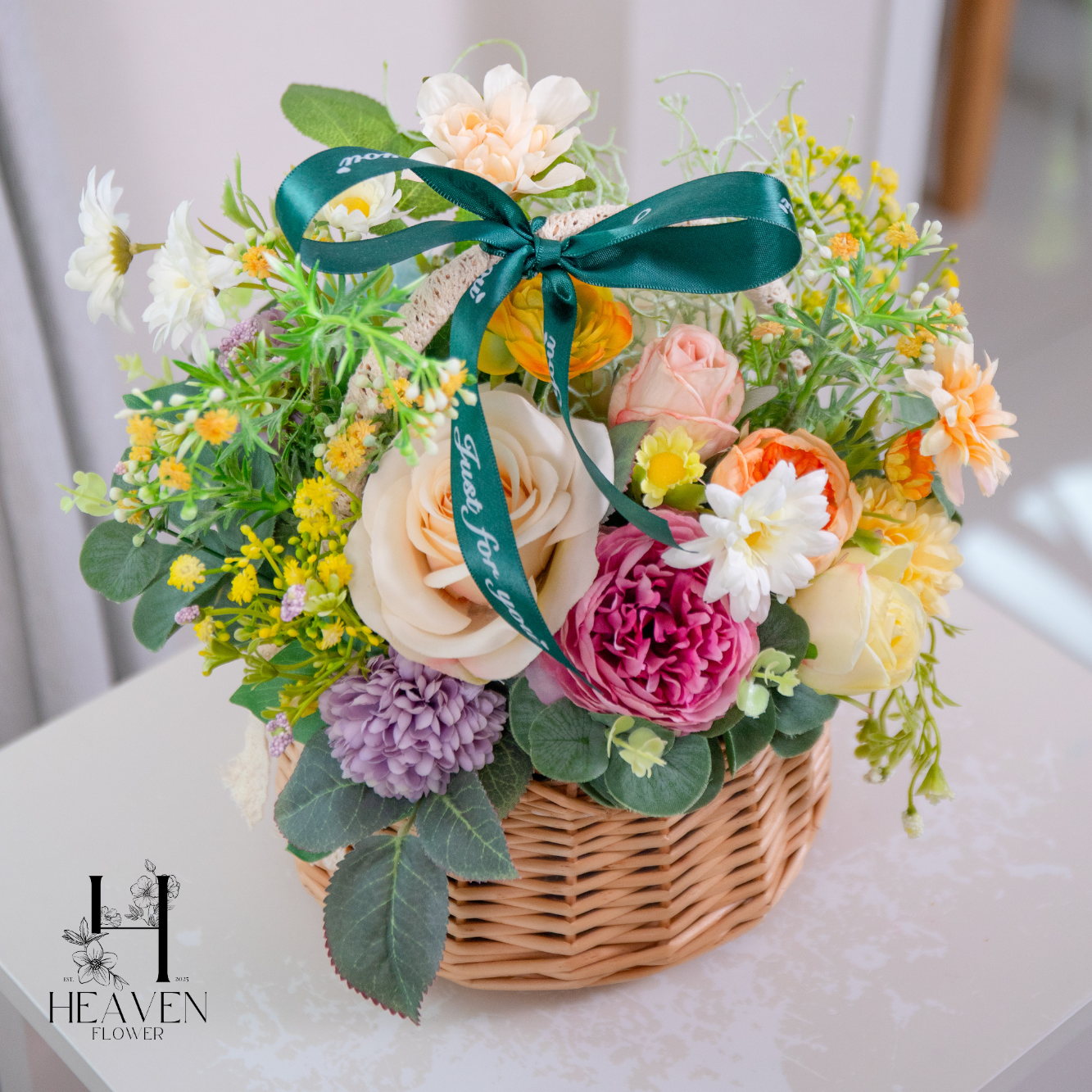 Soft pink roses arrangement